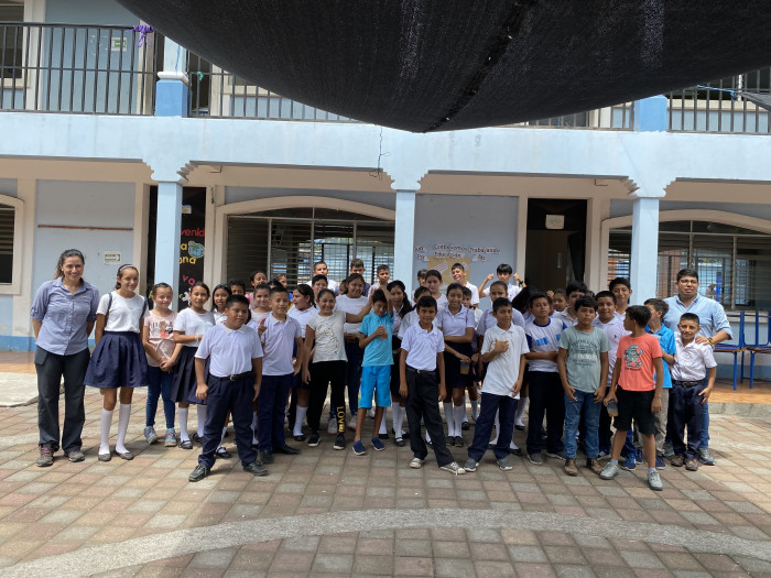 Estudiantes de la escuela Candelaria en Guatemala