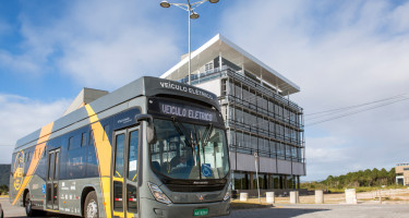 no de los objetivos del programa E-Motion es la electrificación del transporte público, en particular la promoción de autobuses eléctricos. 