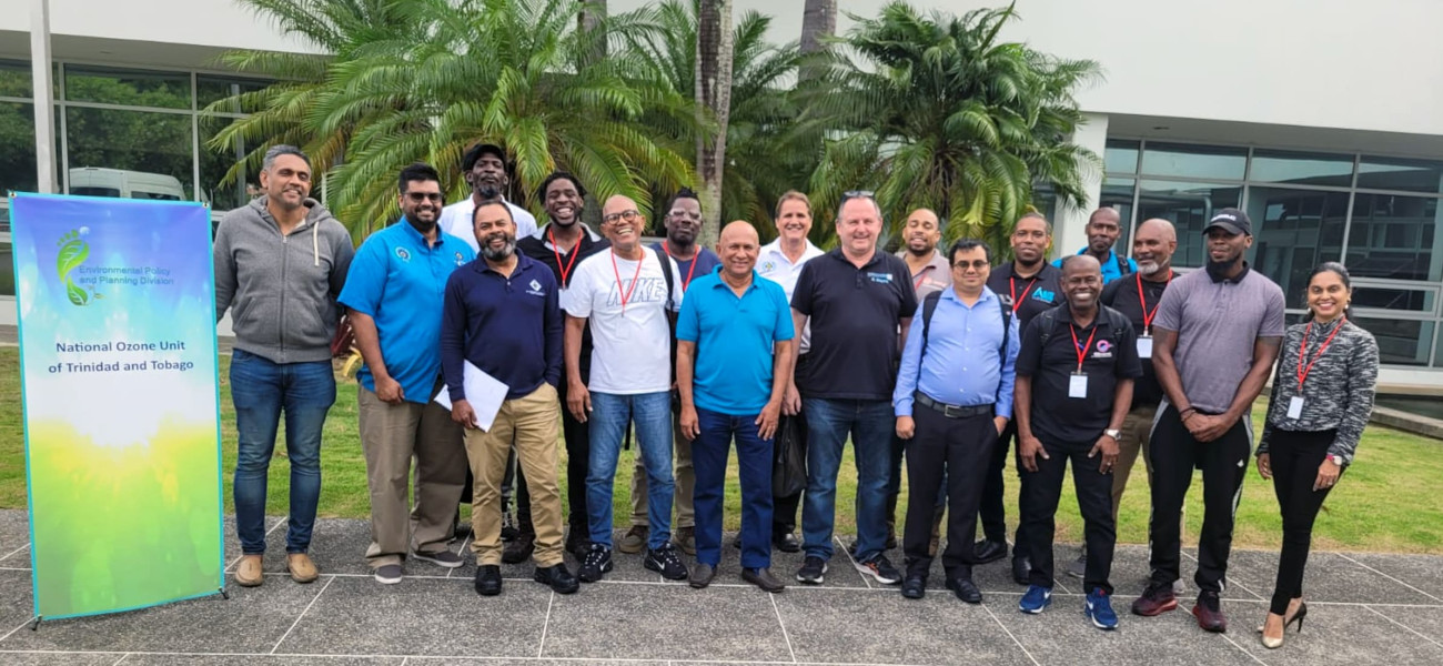 Group picture of the 17 participants and trainer Reiner Mayers (BFS, Germany) 